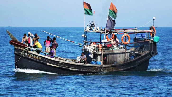 উদ্ধারে গিয়ে ডুবেছে স্পীডবোট, নিখোঁজ ৩