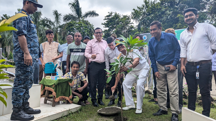 ৫ হাজার বৃক্ষরোপণ করবে মোংলা বন্দর কর্তৃপক্ষ