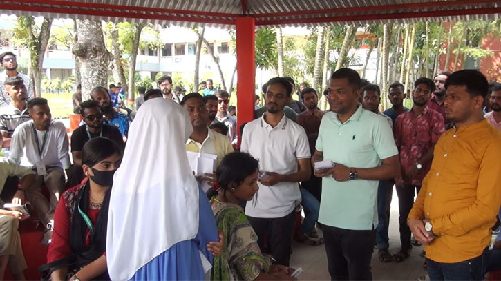 জামালপুরে শিক্ষার্থীদের সাথে ছাত্রদলের কেন্দ্রীয় নেতাদের মতবিনিময়