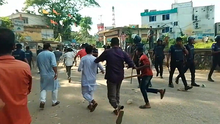 সরাইলে কোটাবিরোধী আন্দোলনকারী শিক্ষার্থীদের সাথে ছাত্রলীগের সংঘর্ষ, আহত ২০