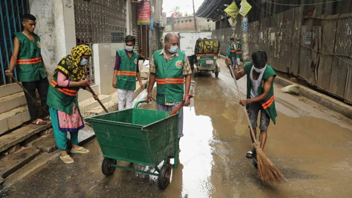 ডিএসসিসির ৪৪ ওয়ার্ডের শতভাগ বর্জ্য অপসারণ