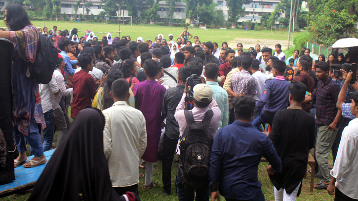 কেন্দ্রীয় সমন্বয়কদের উপস্থিতিতে দিনাজপুরে হাতাহাতি