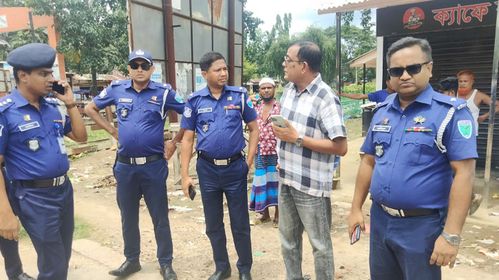 শ্রীমঙ্গলের রেলগেটে যানজট নিরসনে ওয়ানওয়ে ব্যবস্থা চালু