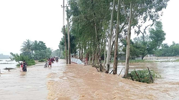 ময়মনসিংহে বন্যায় দেড় লক্ষাধিক মানুষ পানিবন্দি