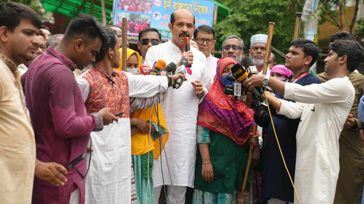 ৬ ঘণ্টায় শতভাগ কোরবানির বর্জ্য অপসারণের দা‌বি ডিএনসিসির