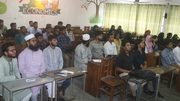 ইবিতে ’পাবলিক স্পিকিং এন্ড লিডারশীপ থ্রু ভলান্টিয়ারিজম’ শীর্ষক কর্মশালা