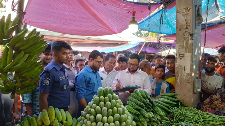 উখিয়ায় পৃর্থক অভিযানে ৩৮ হাজার টাকা জরিমানা