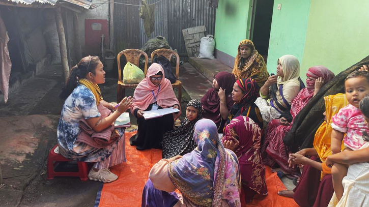 সামাজিক স্বাস্থ্য সেবা দিয়ে যাচ্ছেন কম্প্রিহেনসিভ কমিউনিটি হেলথ প্রোগাম