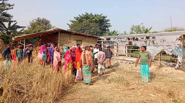 রাজশাহীর তানোরে ক্ষুদ্র নৃগোষ্ঠীর ৪০টি পরিবার উচ্ছেদ আতঙ্কে