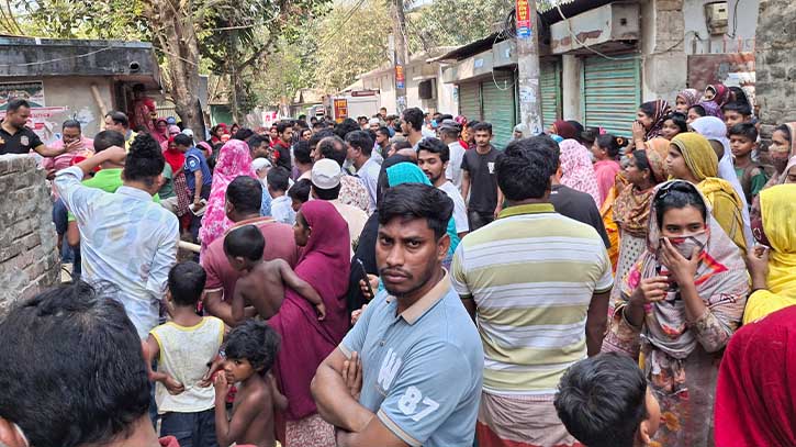 সিরাজগঞ্জে ড্রেন নির্মাণের সময় দেয়াল ধসে দুই শ্রমিকের মৃত্যু