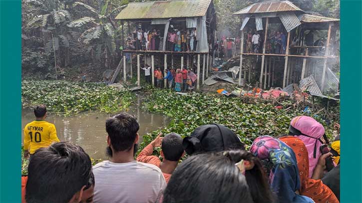 আসামির বাড়ির পরিত্যক্ত পুকুরে সন্ধান মিলেছে নিখোঁজ স্কুল ছাত্রের বস্তাবন্দী মরদেহ