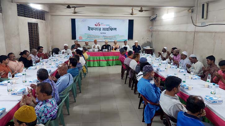 বাংলাদেশ প্রতিদিনের ১৬ বছরে পদার্পণ উপলক্ষে যশোরে ইফতার মাহফিল