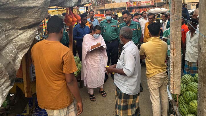 কর্ণফুলীতে রমজান উপলক্ষে বাজার মনিটরিং: ৫ মামলায় ৬ হাজার পাঁচশ টাকা জরিমানা