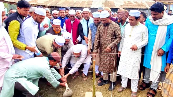 পদুয়ায় পুর্ব বাগমুয়া জামে মসজিদের ভিত্তি প্রস্তর স্থাপন 