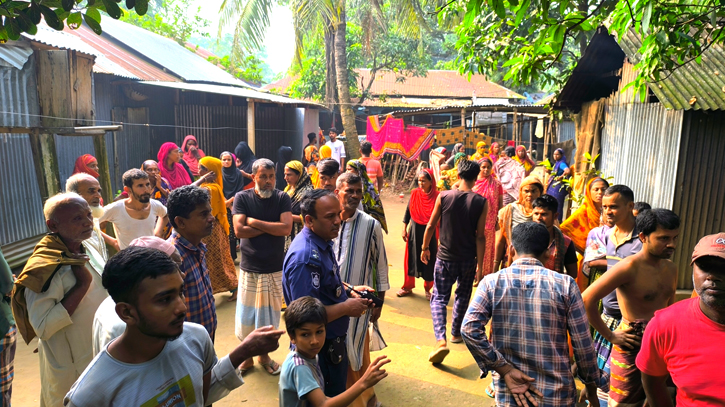 টিউবওয়েলের পানিতে চেতনানাশক মিশিয়ে ৫ বাড়িতে চুরি