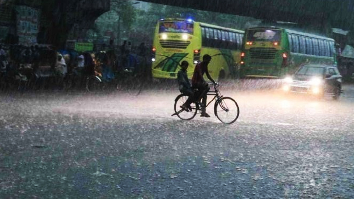 রাতে ঢাকাসহ ১০ অঞ্চলে ঝড়ের আভাস