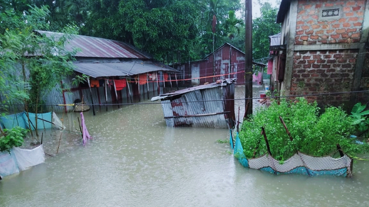 শান্তিগঞ্জে বন্যার ছোবল, পানিতে ভাসছে গ্রামের পর গ্রাম