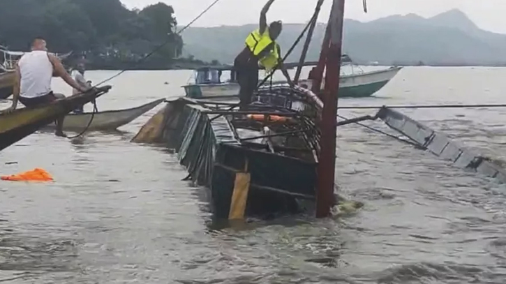 নাইজেরিয়ায় যাত্রীবাহী নৌকা ডুবে নিখোঁজ অন্তত ১০০