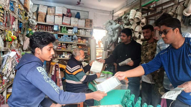 চিলমারীতে ‘ঘোষণাপত্র’ নিয়ে হাট-বাজার, রাস্তা-ঘাটে ছাত্রপ্রতিনিধিরা