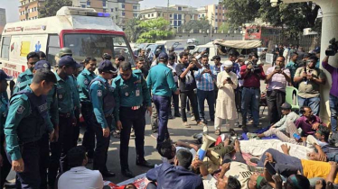 দাবি আদায় না হওয়া পর্যন্ত ঘরে ফিরবে না জুলাই আন্দোলনে আহতরা