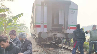 বগি লাইনচ্যুত, রাজশাহীর সঙ্গে সারাদেশের রেল যোগাযোগ বন্ধ