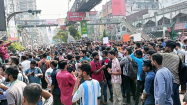 সায়েন্সল্যাব অবরোধ করলেন সাত কলেজ শিক্ষার্থীরা