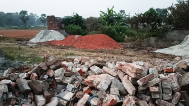 আশুলিয়ায় ভেকু দিয়ে কারখানা গুঁড়িয়ে দিয়ে কোটি টাকার ক্ষয়ক্ষতি