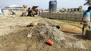 দোয়ারাবাজারে স্লুইচ গেইটের ব্লক নির্মাণে মাটি মিশ্রিত পাথর ব্যবহারের অভিযোগ