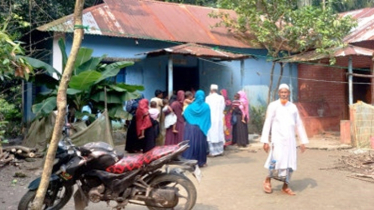 লক্ষ্মীপুরে গভীর রাতে গৃহবধূকে কুপিয়ে হত্যা