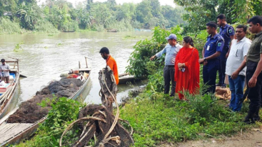 নাটোরে ১৫ লাখ টাকার অবৈধ সৌঁতিজাল পুড়িয়ে ধ্বংস