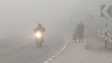 কুয়াশার চাদরে ঢেকেছে কুড়িগ্রাম, দুর্ঘটনার শঙ্কা