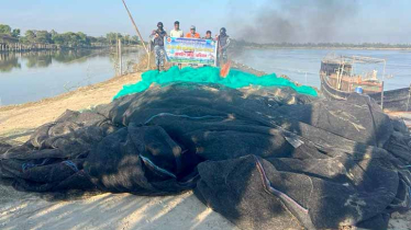 আনোয়ারায় শঙ্খ নদী থেকে ১৫ হাজার মিটার অবৈধ জাল জব্দ