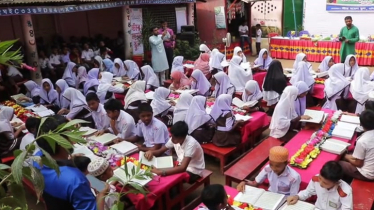 ঠাকুরগাঁওয়ে স্টার মডেল স্কুলে প্রতিষ্ঠা বার্ষিকী পালন শিক্ষার্থীদের