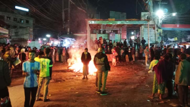 বগুড়ায় আওয়ামী লীগ, জাসদ ও জাপা অফিস ভাংচুর করে আগুন