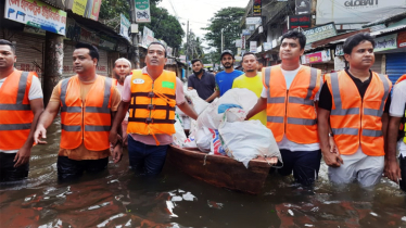 ফেনীতে বন্যার্তদের পাশে কেন্দ্রীয় ছাত্রদল