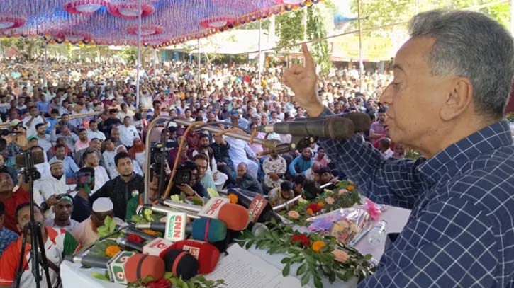 বিএনপি নেতাকর্মীরা জ্বলে পুড়ে খাঁটি সোনায় পরিণত হয়েছে: আমীর খসরু