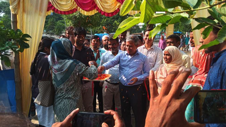 ঠাকুরগাঁওয়ে জাতীয় ফল মেলা শুরু