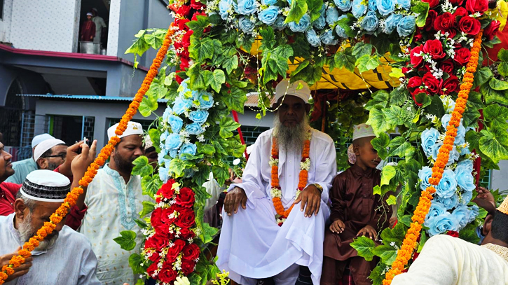 নাটোরে ইমামকে রাজকীয় বিদায় সংবর্ধনা