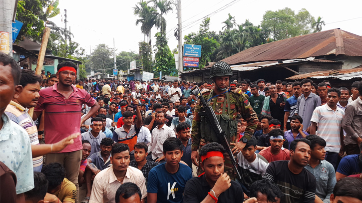 লালমনিরহাটে হিন্দু সম্প্রদায়ের বিক্ষোভ ও প্রতিবাদ সমাবেশ