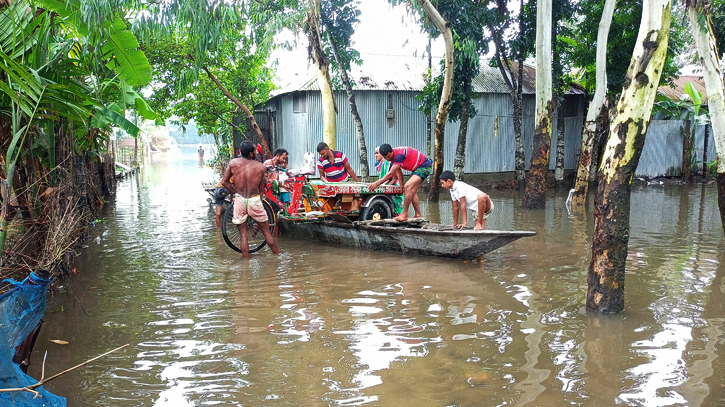 লালমনিরহাটে তিস্তার পানি বিপদসীমা ছুঁই ছুঁই, নিম্নাঞ্চল প্লাবিত