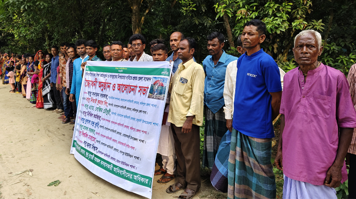 ফরিদপুরে আদিবাসীদের শিক্ষা কর্মসংস্থান ও বাসস্থান নিশ্চয়তার দাবি