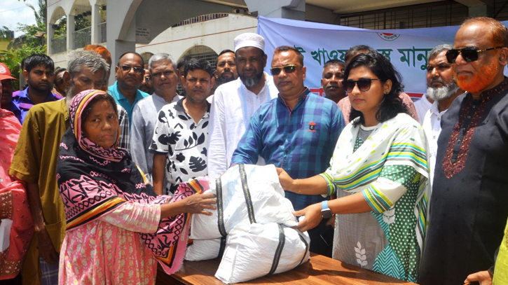 বগুড়ায় দেড় হাজার কর্মহীন পরিবারের মাঝে খাদ্য সহায়তা প্রদান