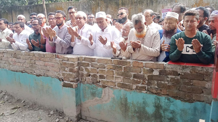 শহীদ আব্দুল্লাহর কবর জিয়ারত করলেন বিএনপি নেতা অমিত