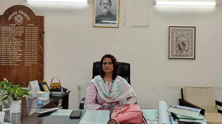 JU Professor Remove PM photo from her Office