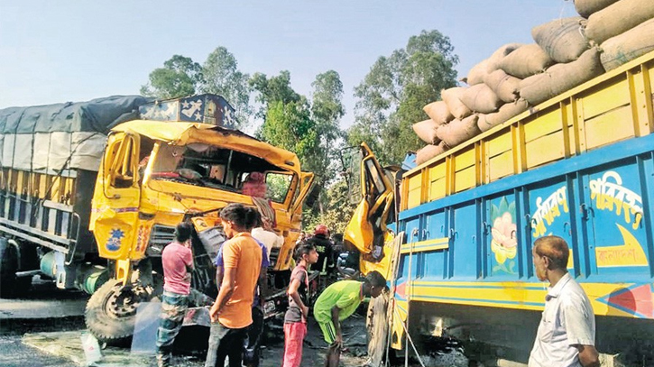 Road accidents claim six lives in three districts