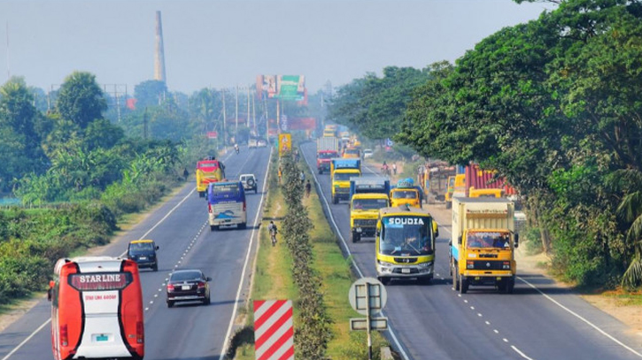 Two killed as truck hits van on Dhaka-Chattogram Highway