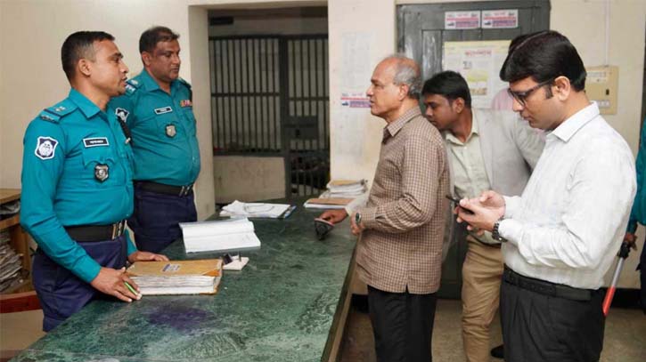 Jahangir inspects 4 police stations; SI, constable suspended