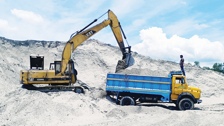 Sand theft rampant in Tangail 