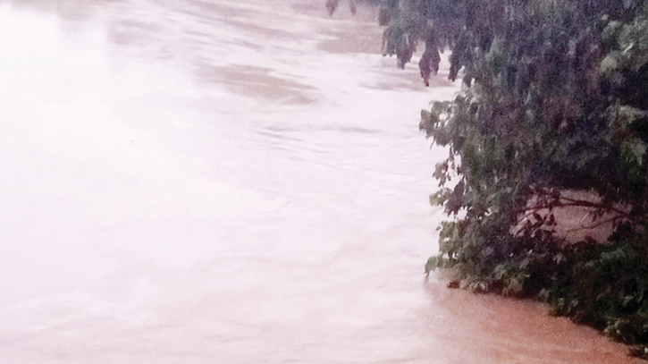 Hill floods submerge five villages in Bandarban