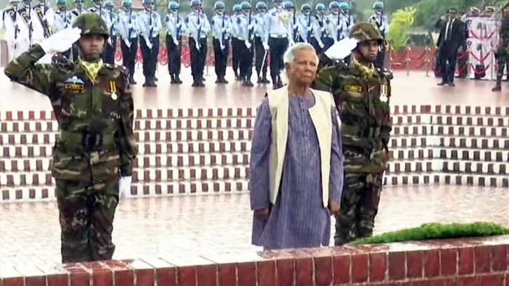 Dr Yunus pays homage at National Memorial